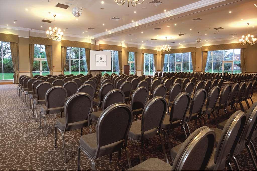 Macdonald Craxton Wood Hotel & Spa Ledsham  Съоръжения снимка