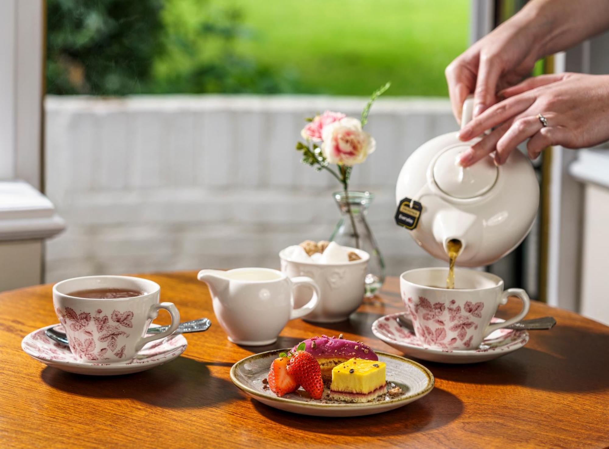 Macdonald Craxton Wood Hotel & Spa Ledsham  Екстериор снимка