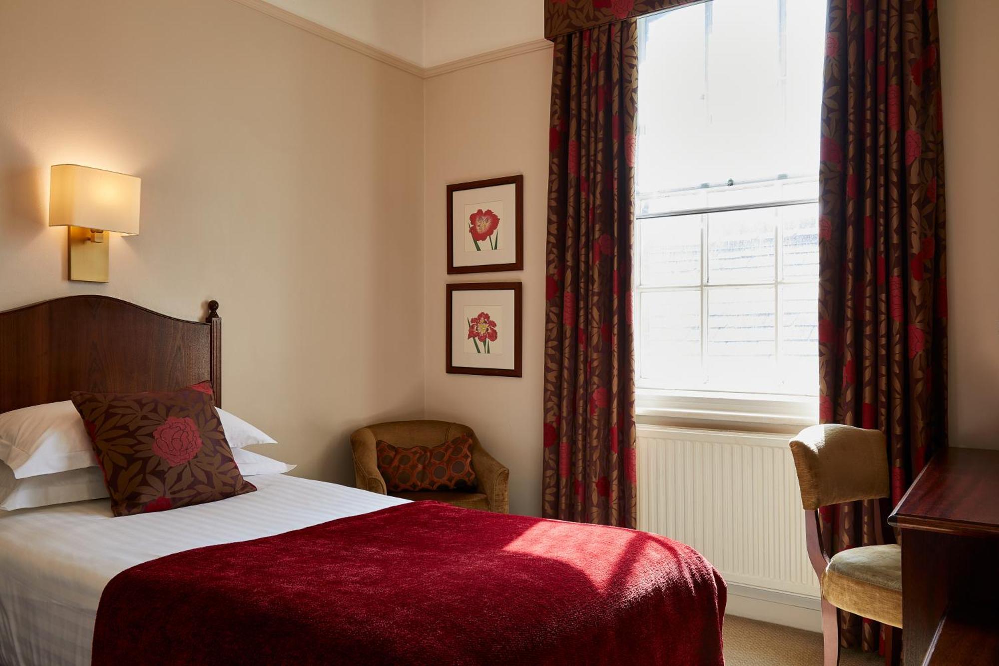 Macdonald Craxton Wood Hotel & Spa Ledsham  Екстериор снимка