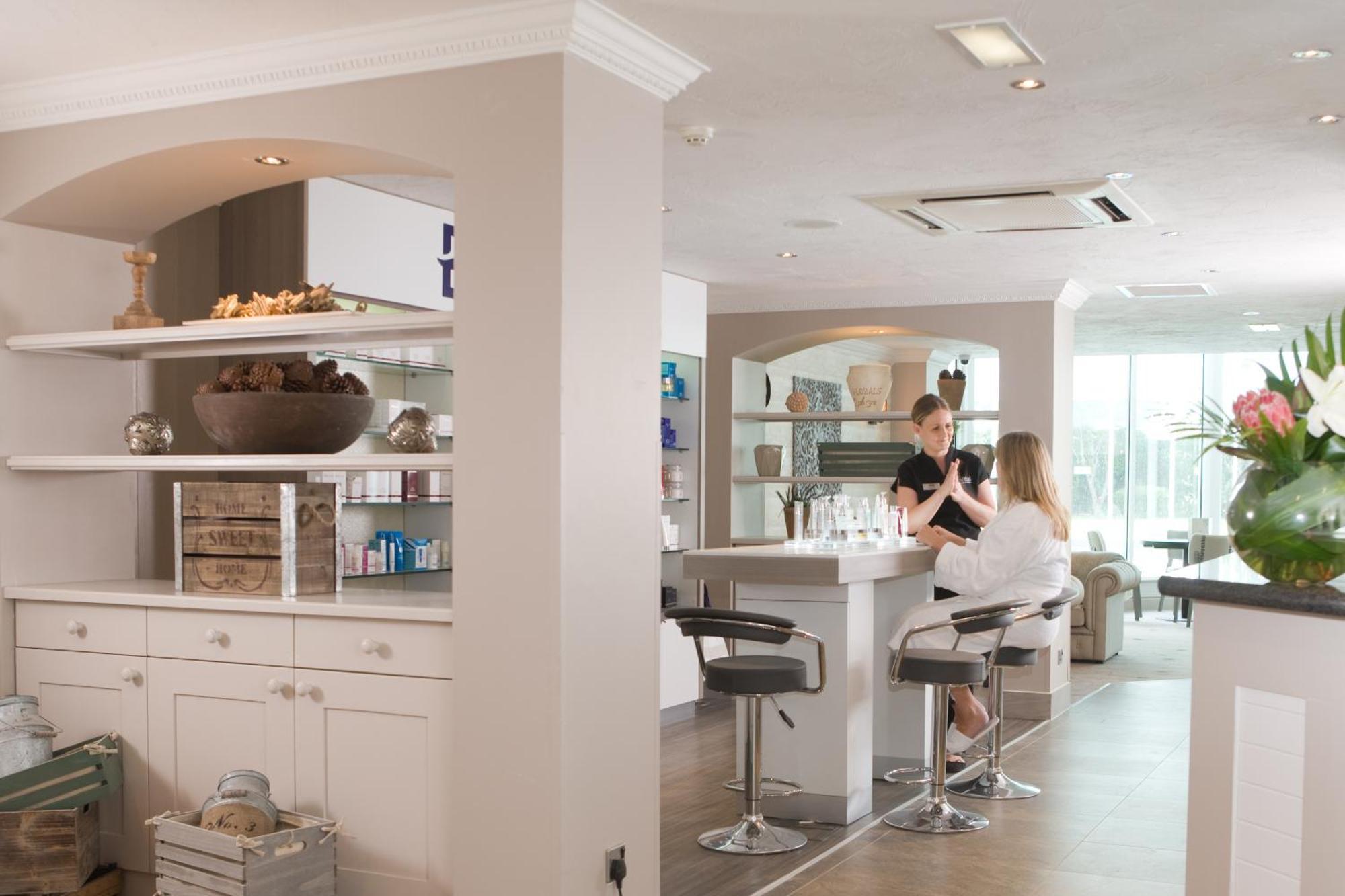 Macdonald Craxton Wood Hotel & Spa Ledsham  Екстериор снимка
